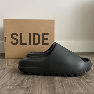 YEEZY • Black Onyx Slide Sandal